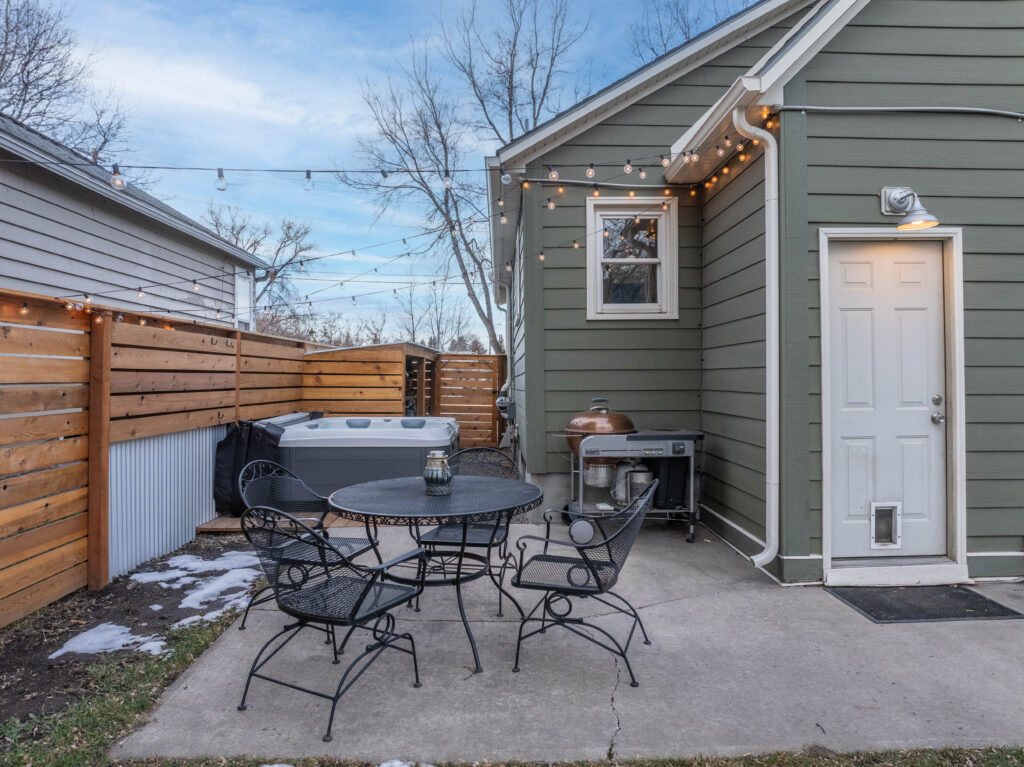 810 N Rouse - patio
