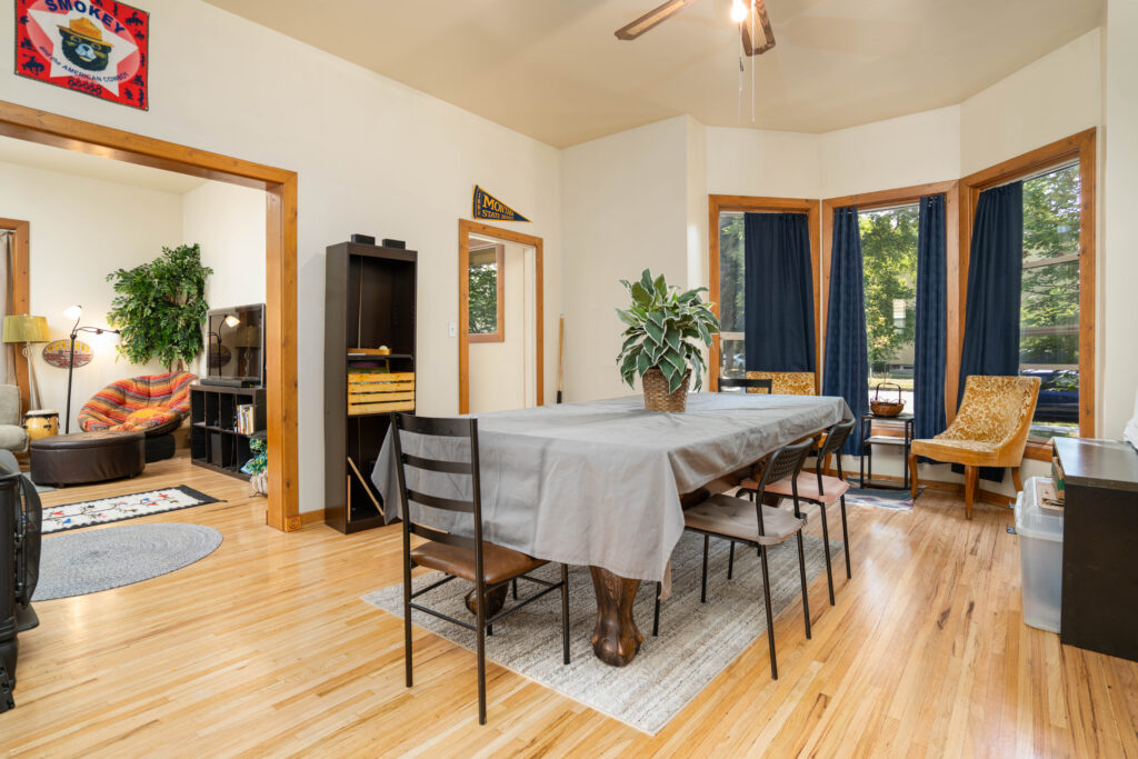 419 S 3rd Ave - dining room