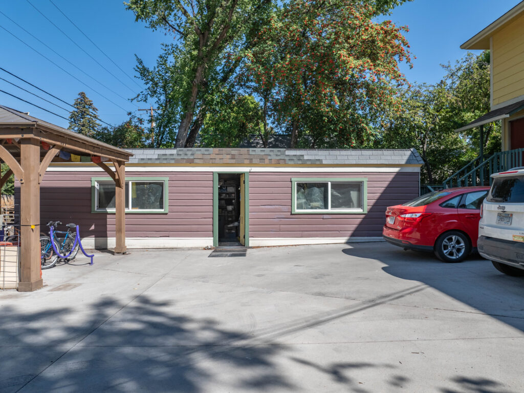 301 W Story - detached 1 car garage