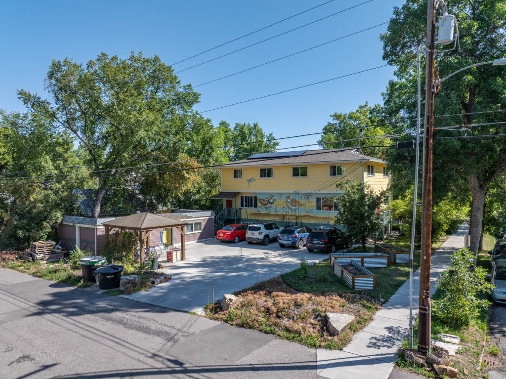 419 S 3rd Ave/301 W Story - Parking, outdoor space