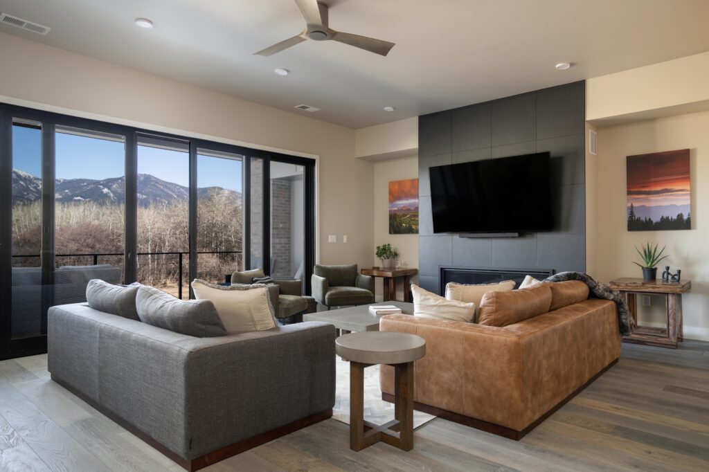 211 Bridger Vale - Living room