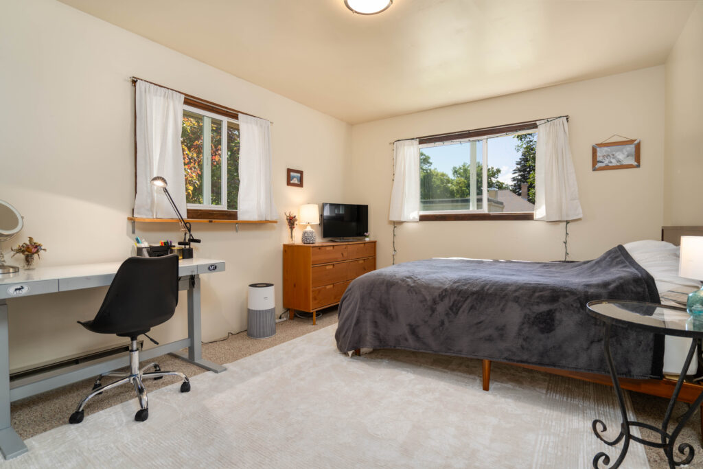 310 W Story Ave S Unit - bedroom 3