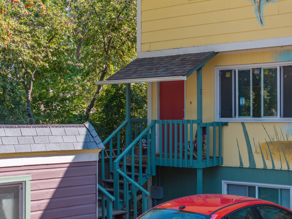 310 W Story Ave N Unit - exterior entrance