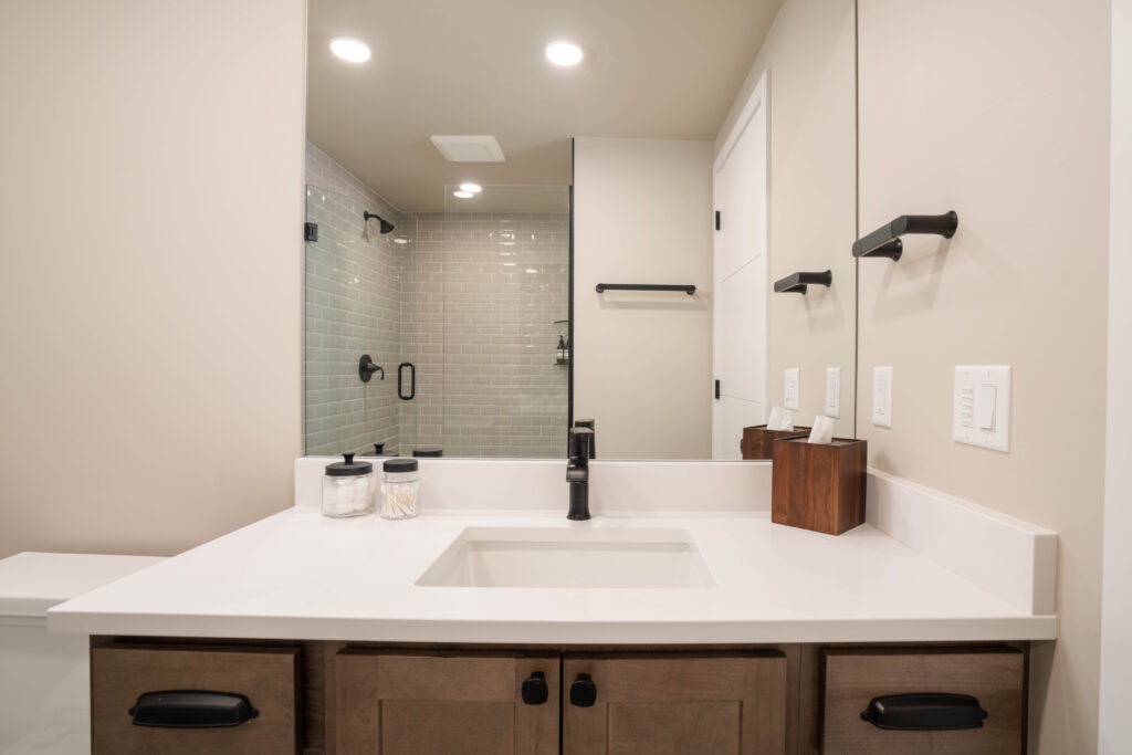 211 Bridger Vale - main bathroom
